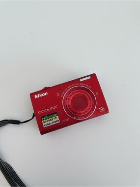 Nikon COOLPIX S6200 (Red)